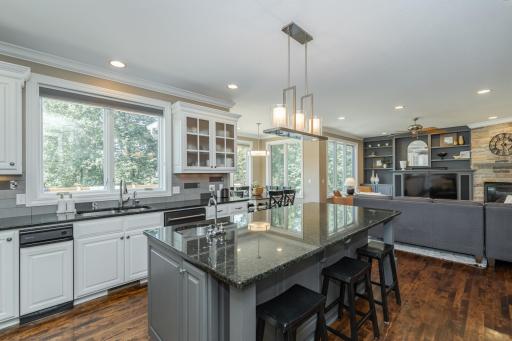 1120 Chippewa Drive NW, Rochester, MN 55901