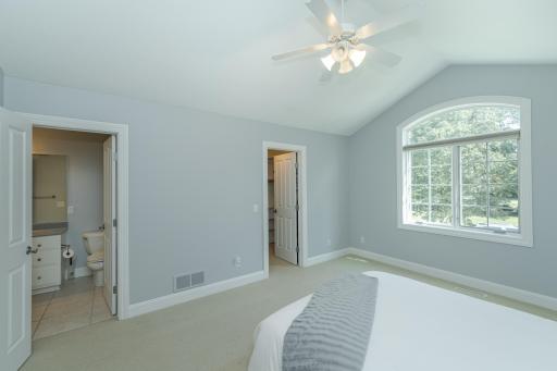 1120 Chippewa Drive NW, Rochester, MN 55901