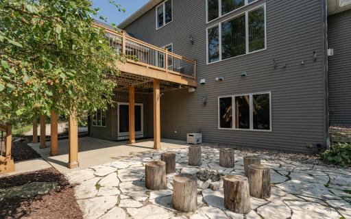 1120 Chippewa Drive NW, Rochester, MN 55901