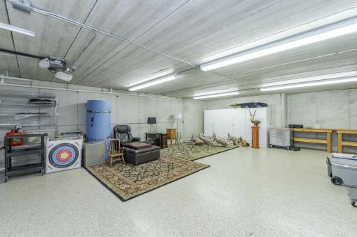 1120 Chippewa Drive NW, Rochester, MN 55901