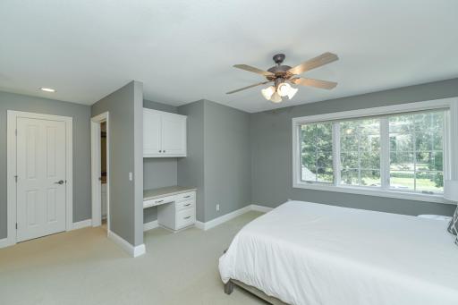 1120 Chippewa Drive NW, Rochester, MN 55901