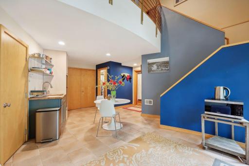 1124 Underhill Circle, Wayzata, MN 55391