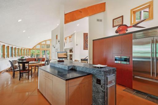 1124 Underhill Circle, Wayzata, MN 55391