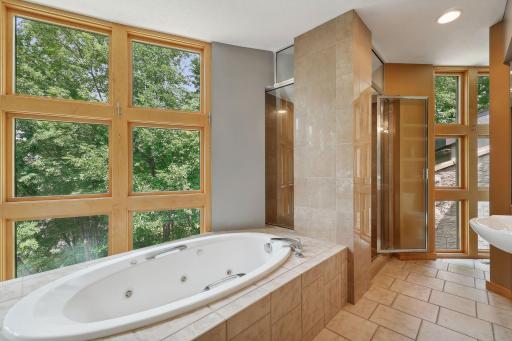 1124 Underhill Circle, Wayzata, MN 55391