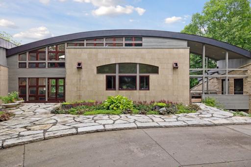1124 Underhill Circle, Wayzata, MN 55391