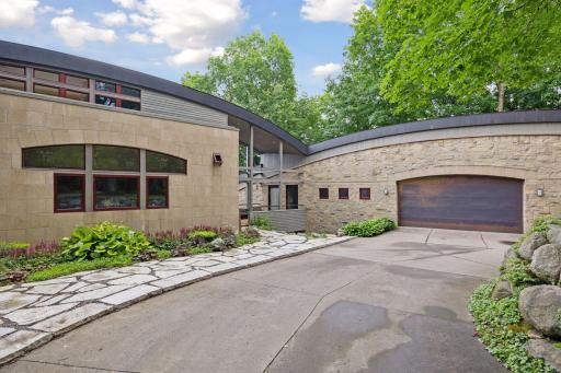 1124 Underhill Circle, Wayzata, MN 55391
