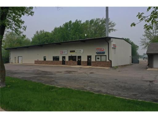 312 24th Avenue SW, Willmar, MN 56201