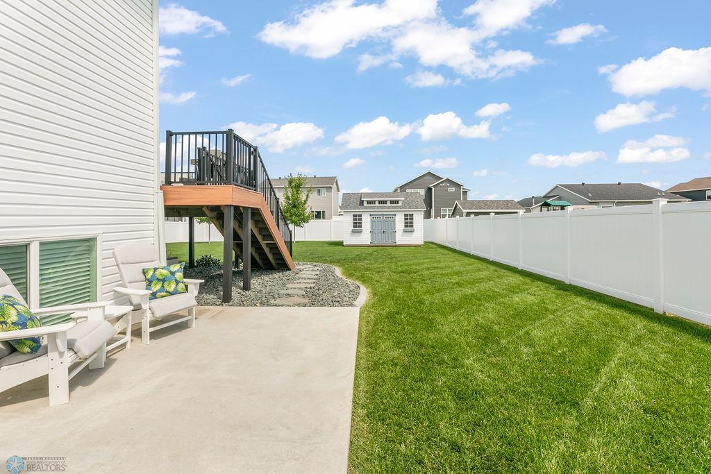 Side patio