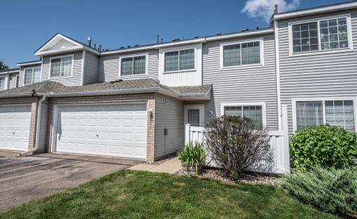 1373 Highpoint Curve Shakopee-large-004-018-Front of Home-1500x922-72dpi.jpg