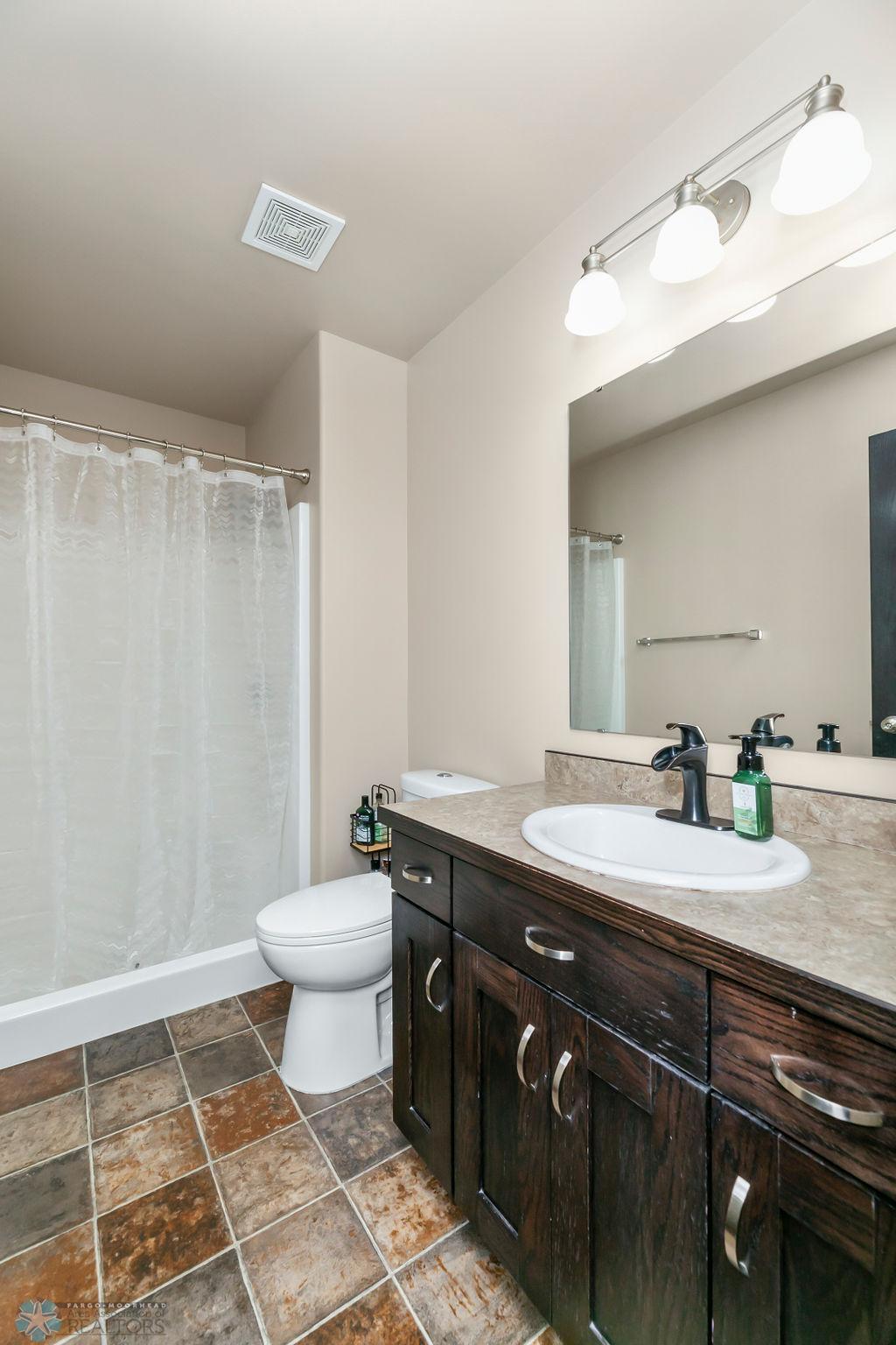 Master Bathroom w/ walk-in Shower