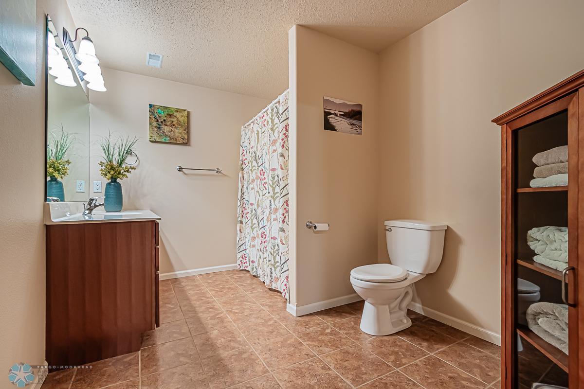 Upper level full bath 2