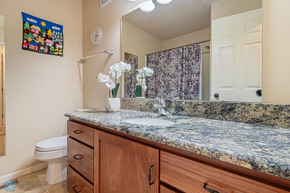 Upper level full bath