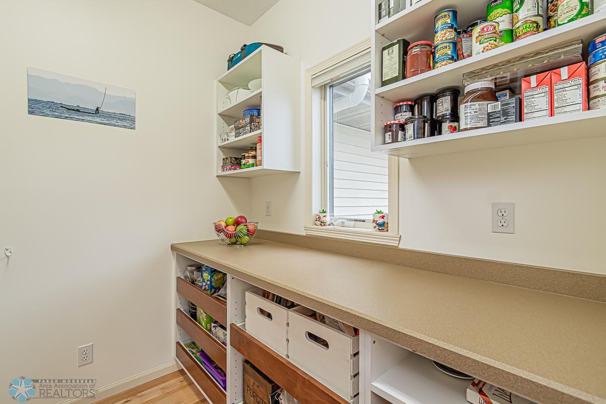 Walk in pantry