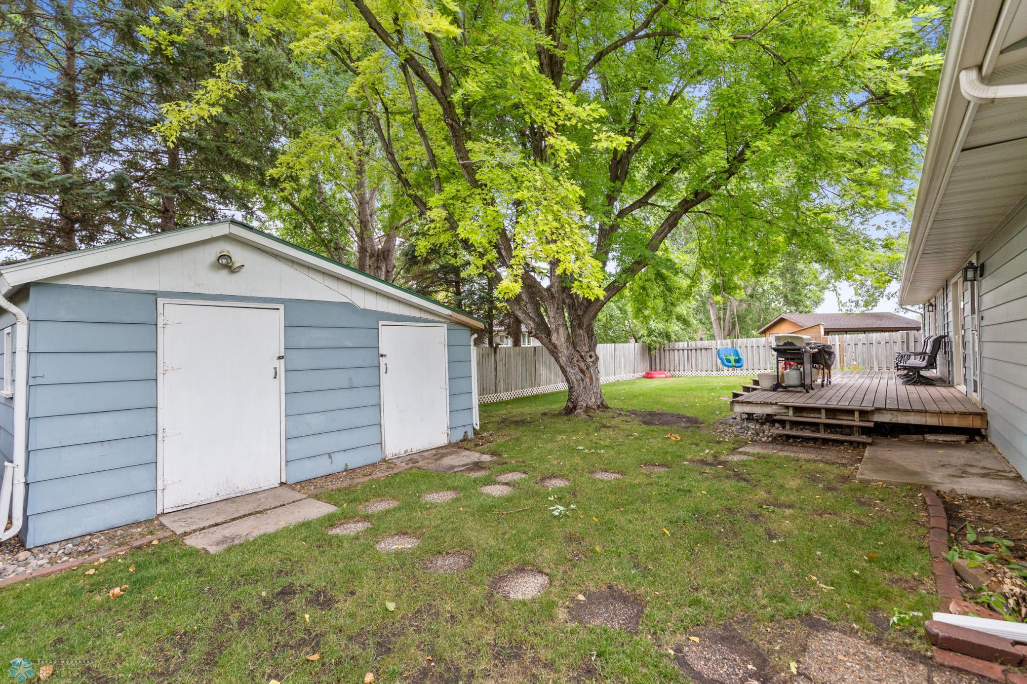 Shed / Back Yard