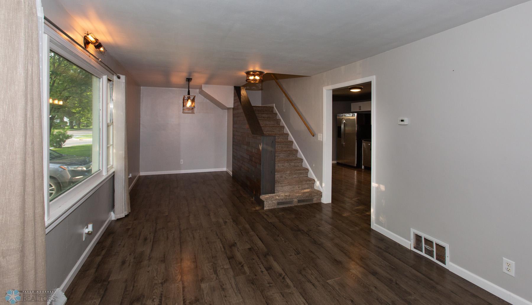 Living Room/Dining Area