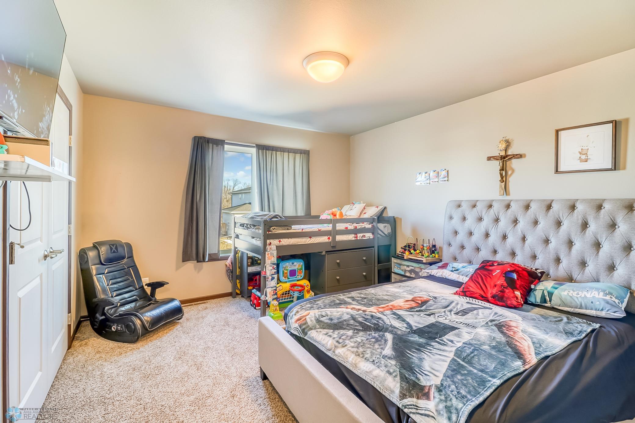 Upstairs Bedroom1_1.jpg