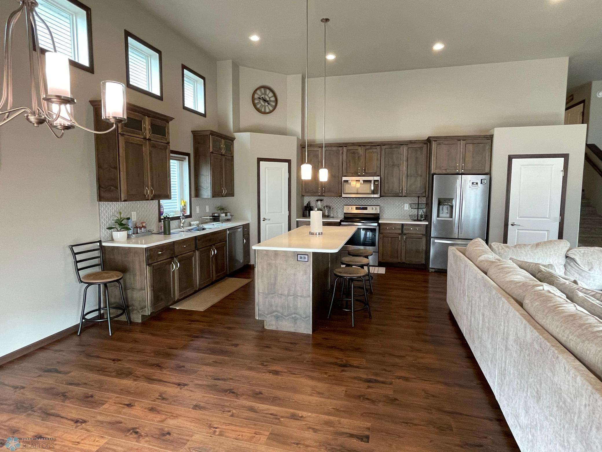 Kitchen 1_0.1.JPG