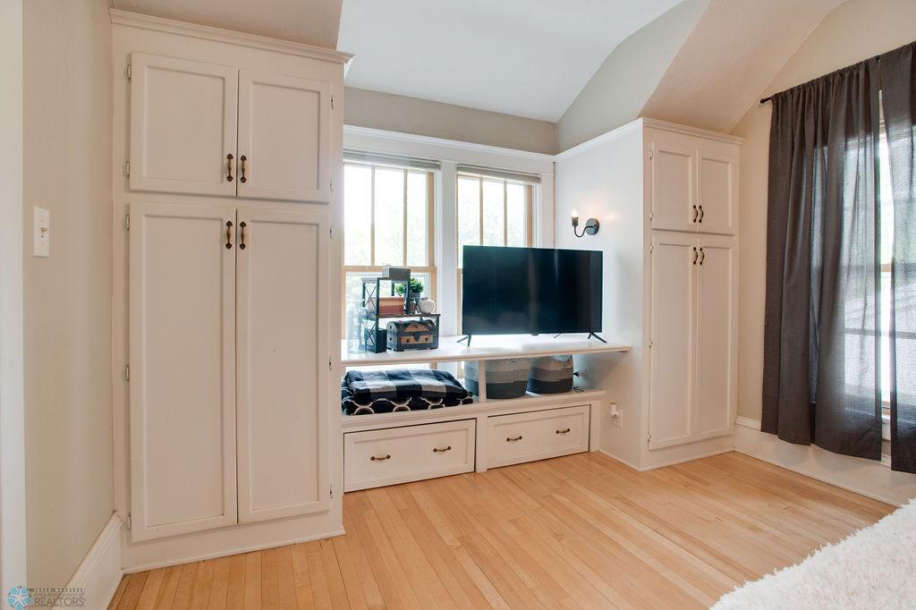 Upper level primary built-ins