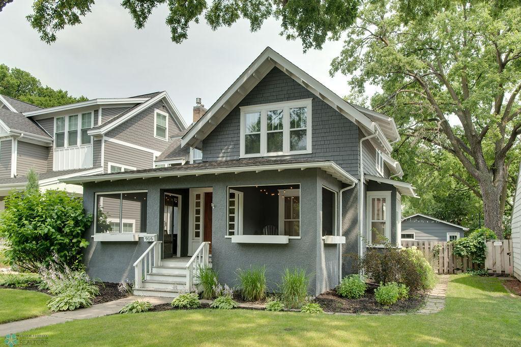 Welcome to 916 8th St!