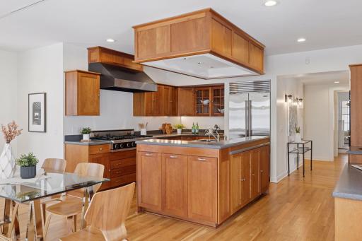 1943 Summit Avenue, Saint Paul, MN 55105
