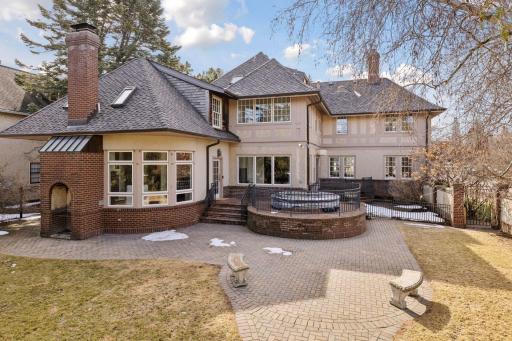 1943 Summit Avenue, Saint Paul, MN 55105