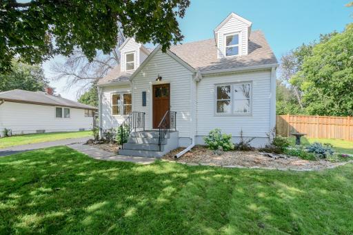 Photo for 2185 Sunrise Drive, Saint Paul, MN 55117 - listing #6573997 Welcome to 2185 Sunrise Drive in Maplewood.