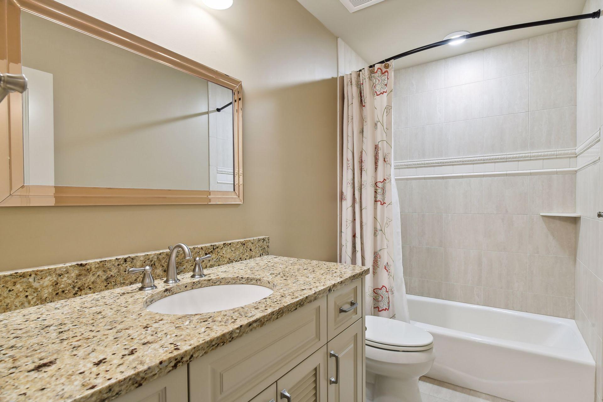 Private ensuite full bath