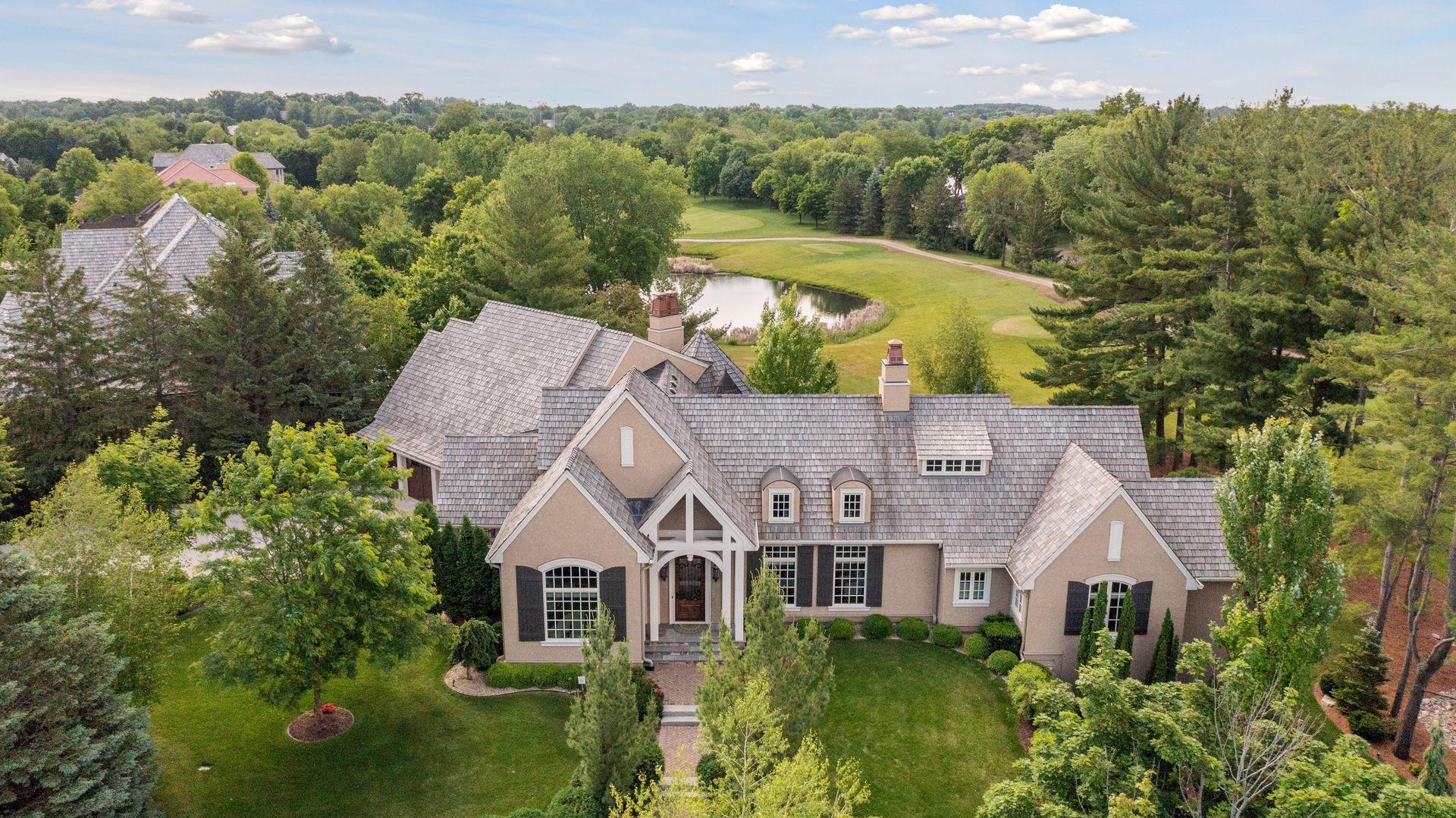 An exceptional residence in the gated Bearpath community