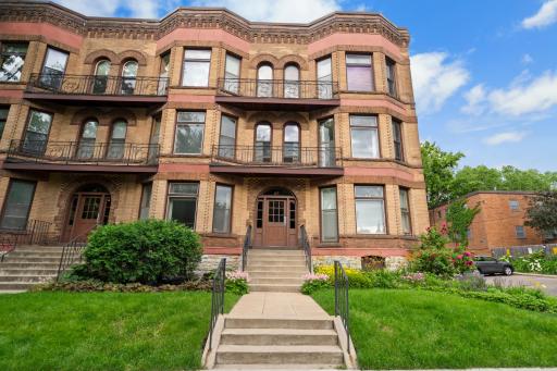 115 Western Avenue N, 2M, Saint Paul, MN 55102