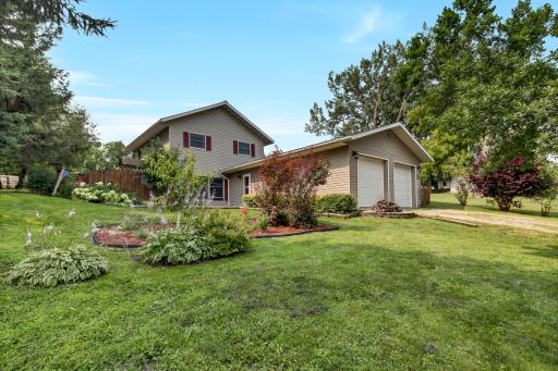 90 Vega Avenue E, Cosmos, MN 56228