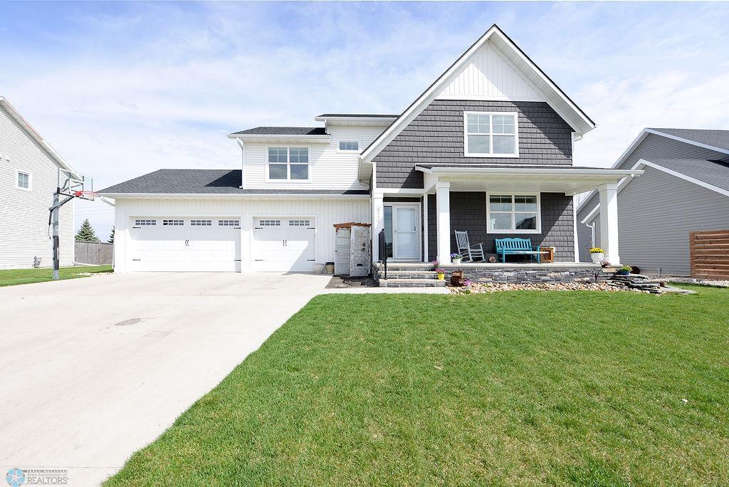 Beautiful 2 Story With No Backyard Neighbors