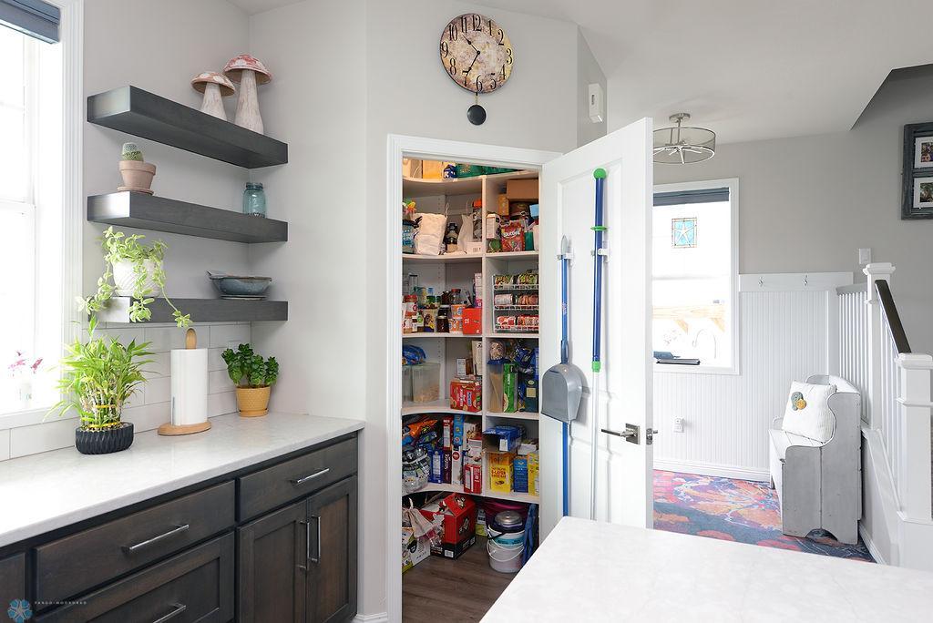 Walk-in Pantry