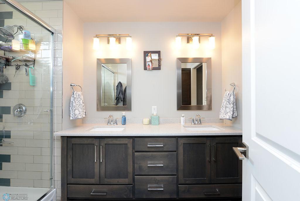 Primary Bath With Quartz Counters