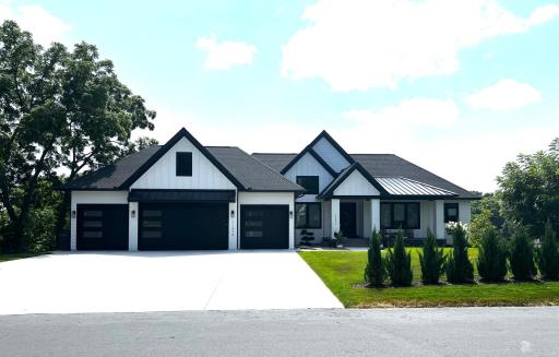 11479 Riverview Road, Eden Prairie, MN 55347