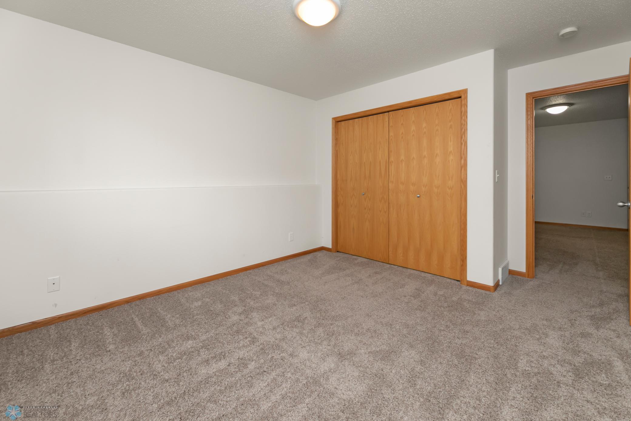 Bedroom 2 (view 2 LL)