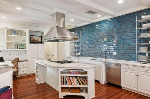 365 Lake Street W, Wayzata, MN 55391