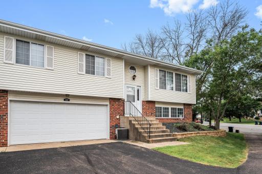 4437 Clover Lane, A, Eagan, MN 55122
