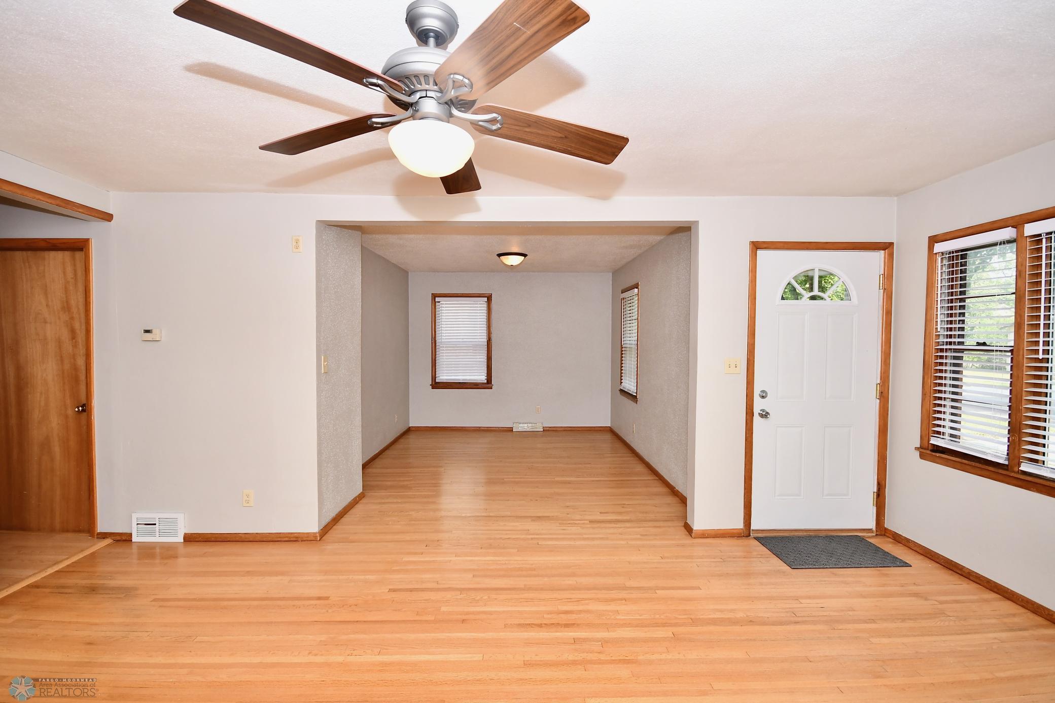 living room/dining room