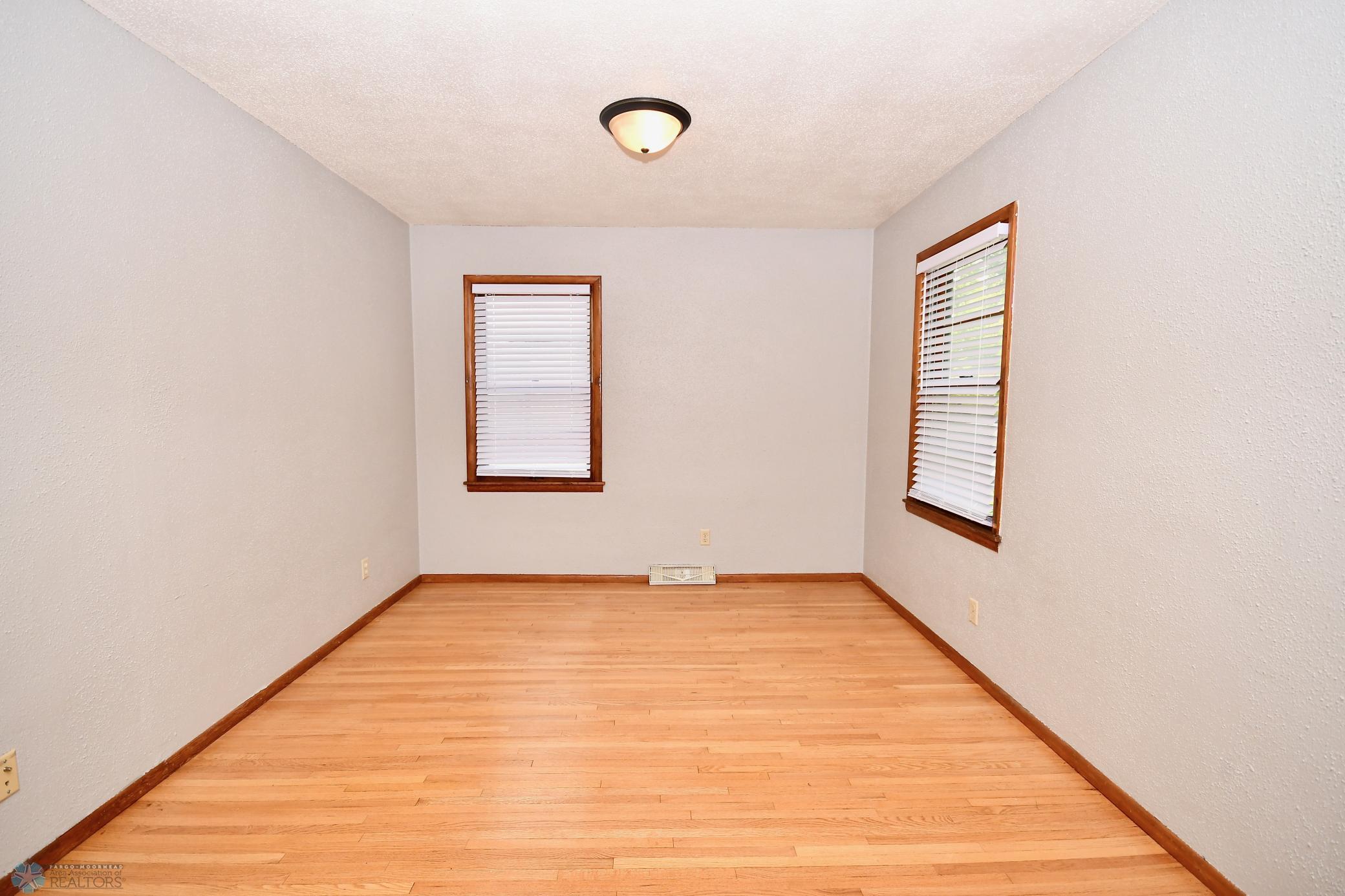 living room/dining room