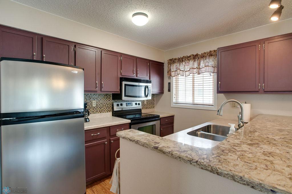 Kitchen 1_0.jpg