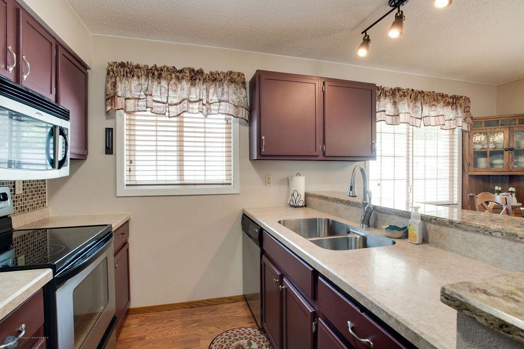 Kitchen 1_2.jpg