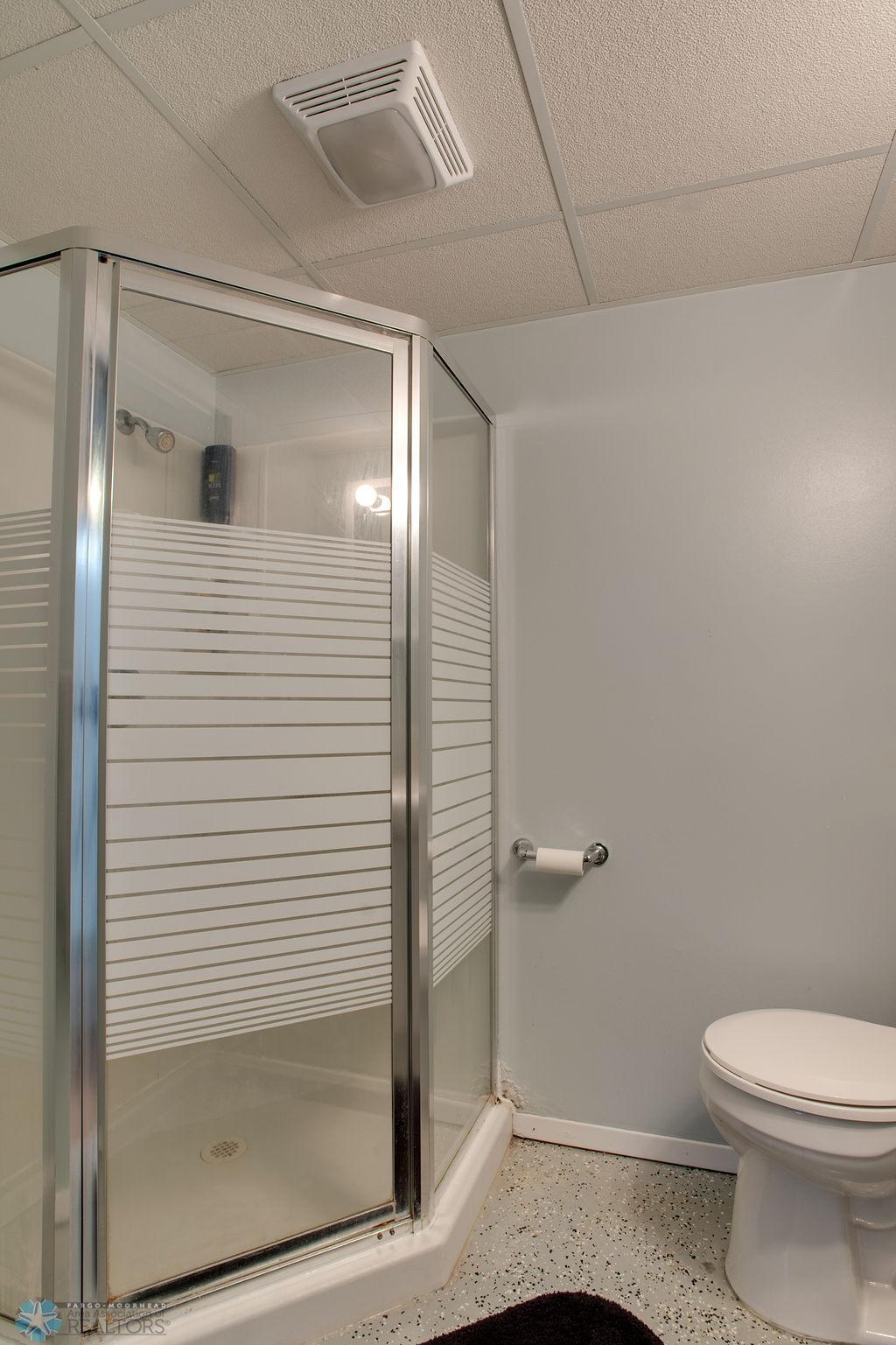 Basement 3/4 Bath 1_0.jpg