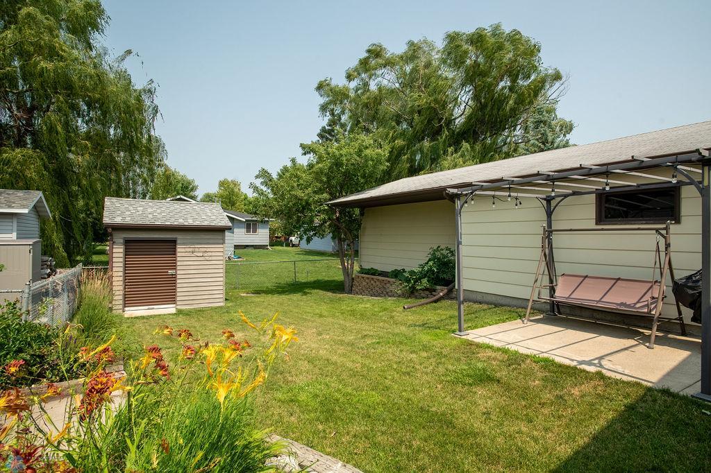 Backyard 1_5.jpg