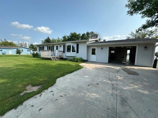 108 8th Street SW, Roseau, MN 56751