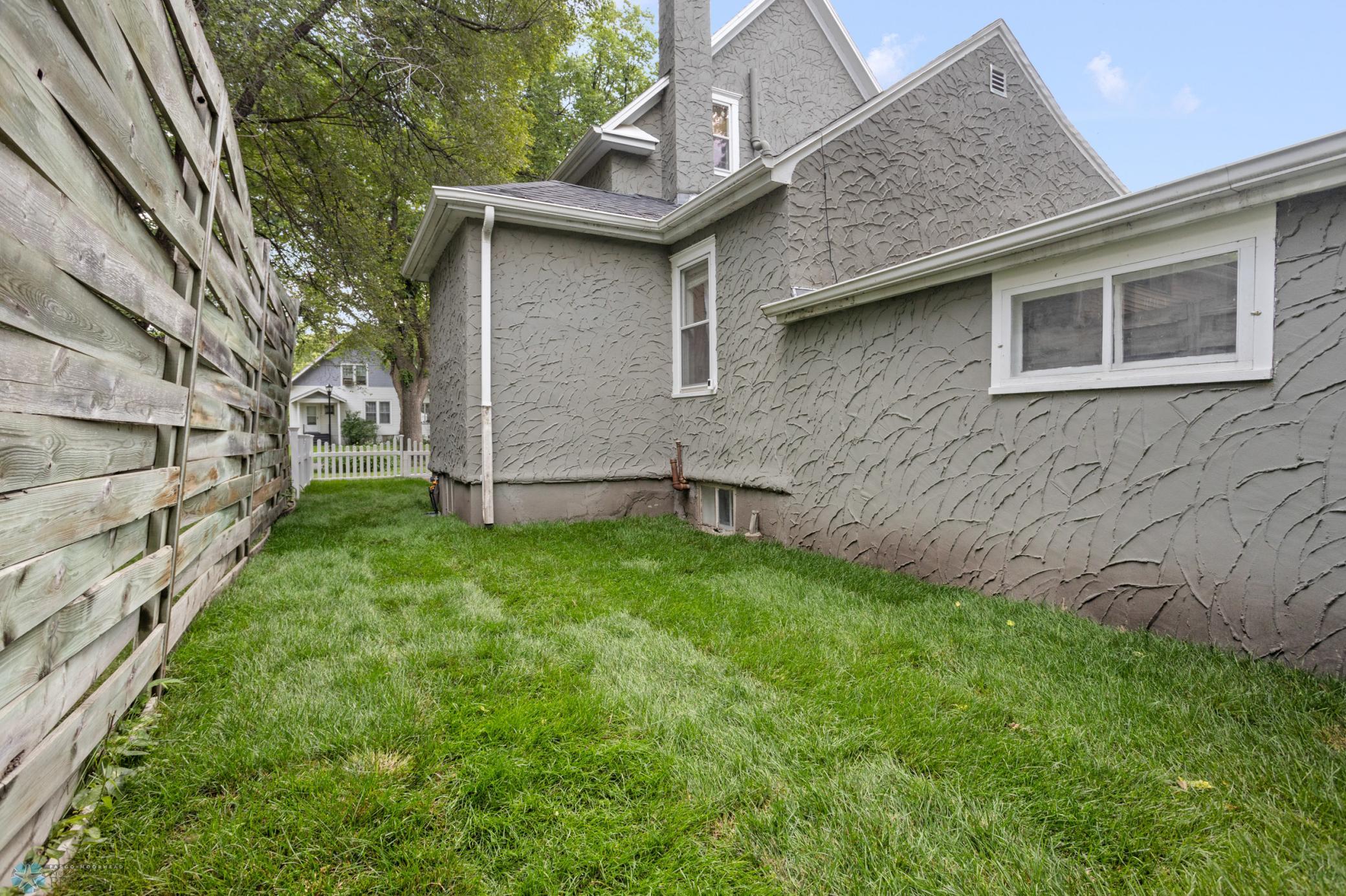 902 9th St N Fargo