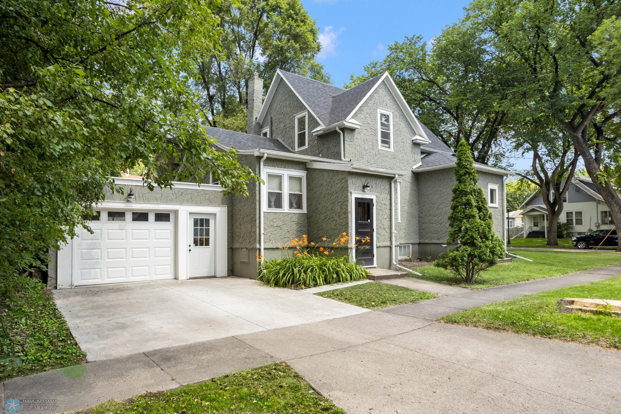 902 9th St N Fargo