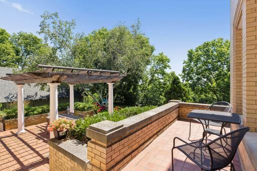 226 Grotto Street S, Saint Paul, MN 55105
