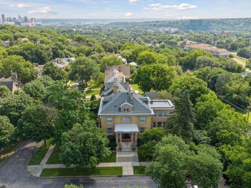 226 Grotto Street S, Saint Paul, MN 55105