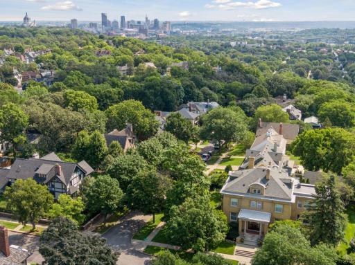 226 Grotto Street S, Saint Paul, MN 55105