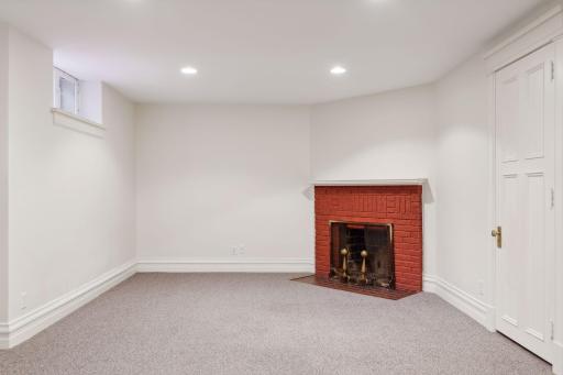 226 Grotto Street S, Saint Paul, MN 55105